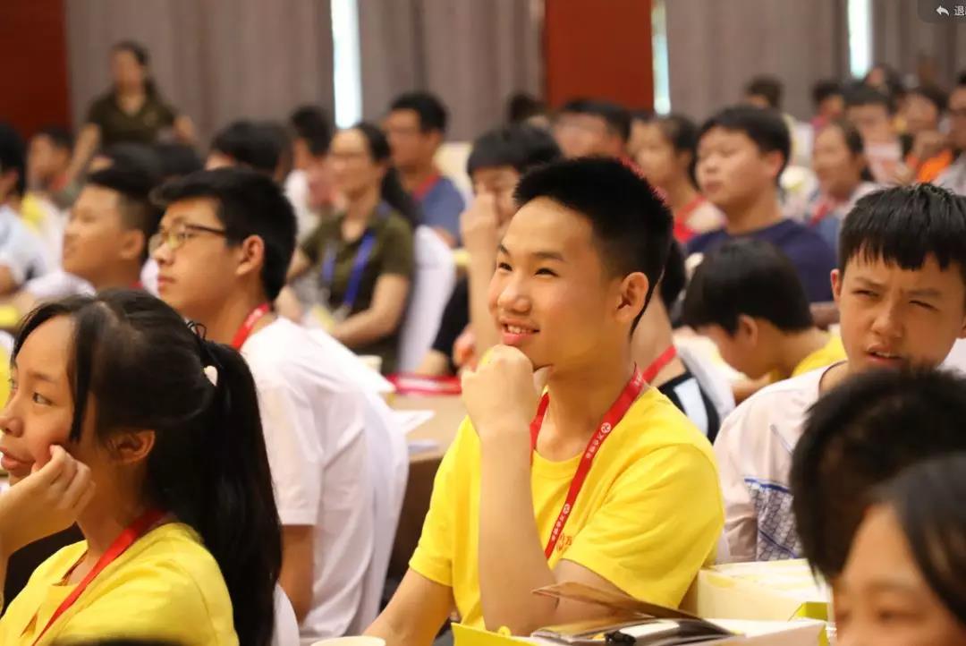 誰(shuí)之過(guò)？公務(wù)員女兒狂扇79歲老母親！